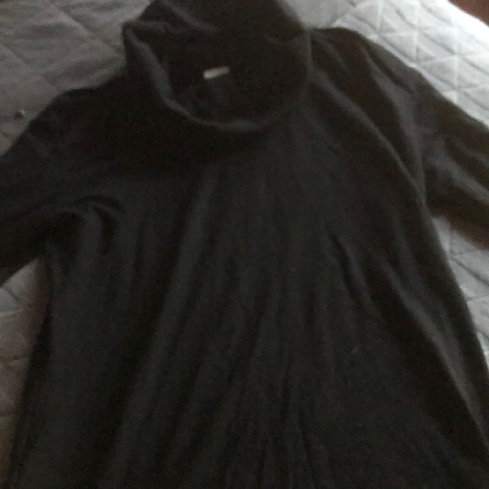Neck sweater
